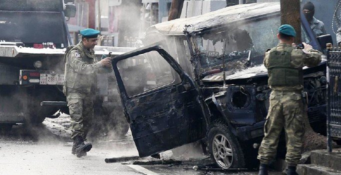 Afganistan'da çatışma: 7 polis öldürüldü