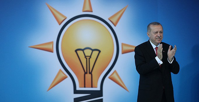 AK Parti, 1230 belediye başkan adayını açıkladı