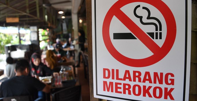 Malezya'da restoran ve kafelere sigara yasağı