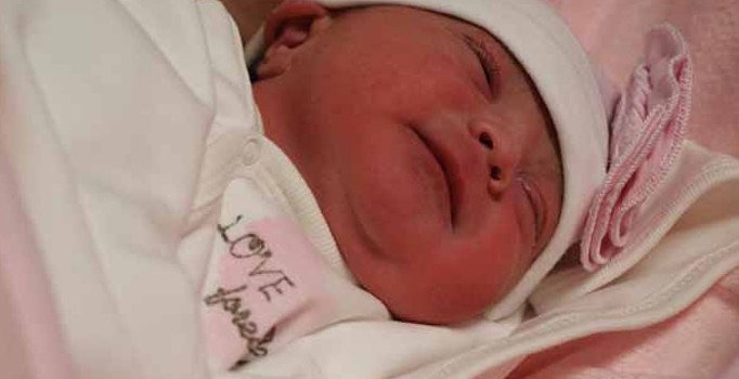 Yeni yılın ilk bebekleri dünyaya geldi