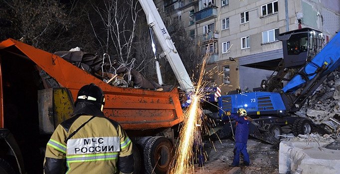 Rusya'da patlama yaşanan binadan 4 ceset daha çıkarıldı