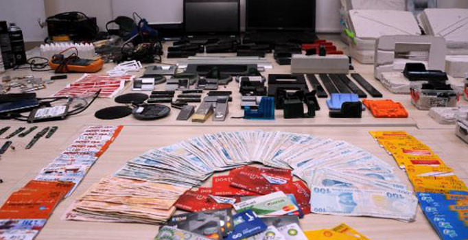 Antalya'da kopya kartlarla 10 milyon TL'lik vurgun