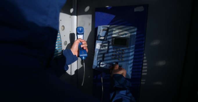 8 ilde ankesörlü telefon operasyonu: 13 gözaltı