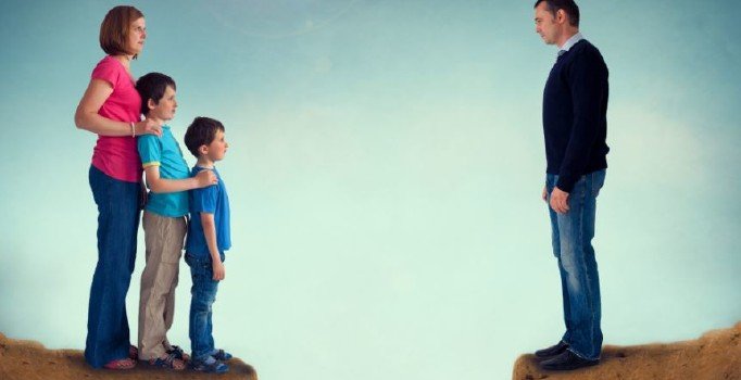 "Annenin sadakatsiz davranışı velayete engel değil"