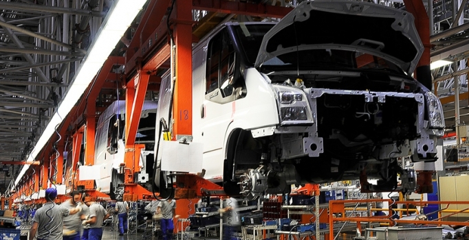 Ford işçileri üretim 
için eylemde