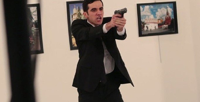 Karlov suikastinin ilk duruşmasında çarpıcı ifadeler: Altıntaş'ı FETÖ evinde gördüm