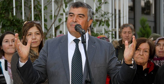 400 kişiyle birlikte CHP’den istifa edip AK Parti’ye geçti