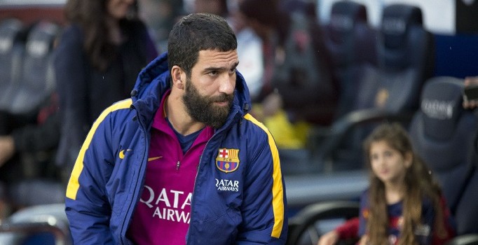 Barcelona'dan ayrılacağı öne sürülen Arda Turan'dan açıklama geldi