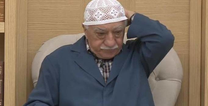 ABD'deki FETÖ okullarına eleştiri: Beyin yıkama merkezi