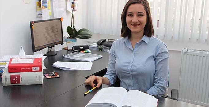 ‘İçsel bir bıçkıyla kesilmek orta yerinden’ veya agorada ahval