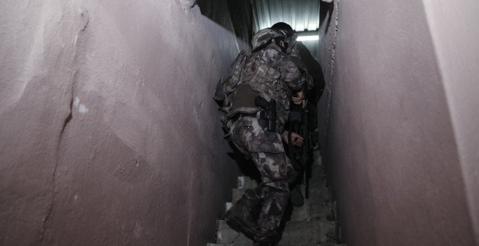 Adana'da terör örgütü HTŞ'ye şafak baskını