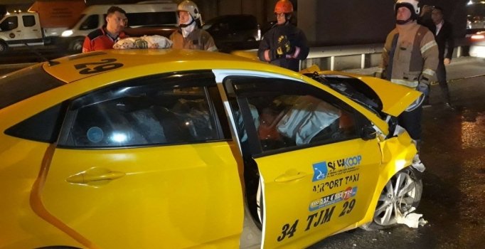 Sancaktepe'de kaza: Taksi sürücüsü öldü