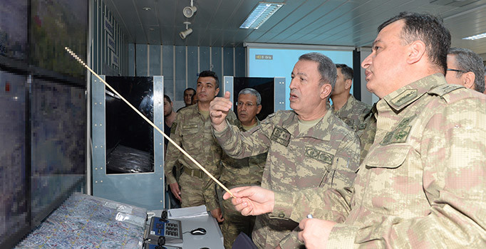 Org. Hulusi Akar'dan Şırnak'taki askeri birliklere ziyaret