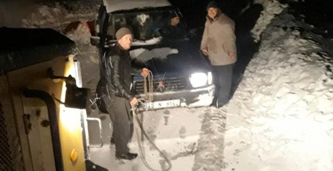 İzmir’in dağlarında kar kalınlığı yarım metreyi aştı