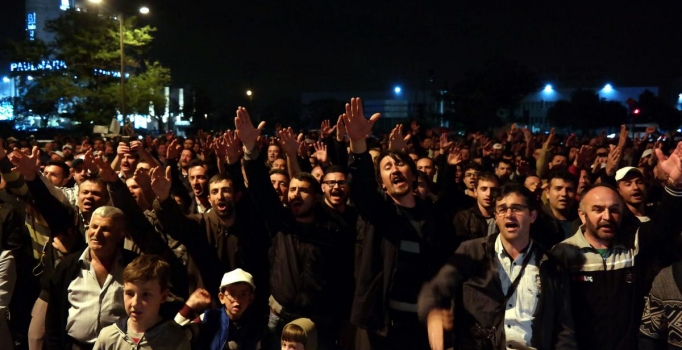 Eylem yapan işçilerden fabrikadan çıkma kararı