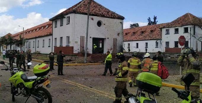 Kolombiya'da terfi töreninde patlama: Çok sayıda ölü ve yaralı var