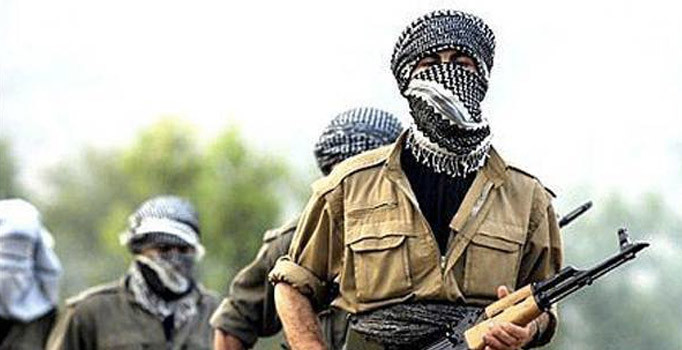 Şırnak'ta teröristler siyah şemsiye ile kaçmaya çalışıyor