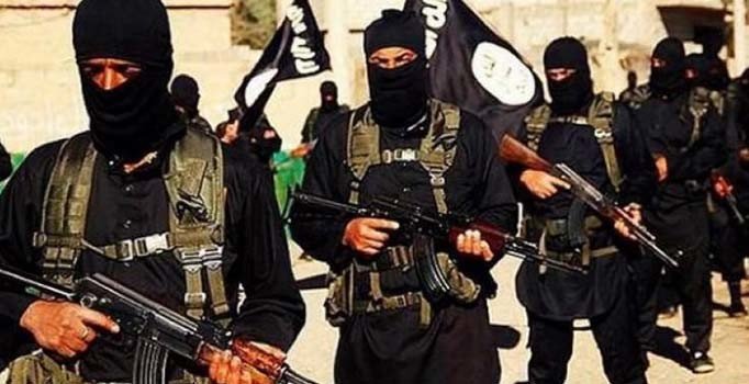 ABD teslim olan yüzlerce DEAŞ'lıyı kendi üssüne nakletti