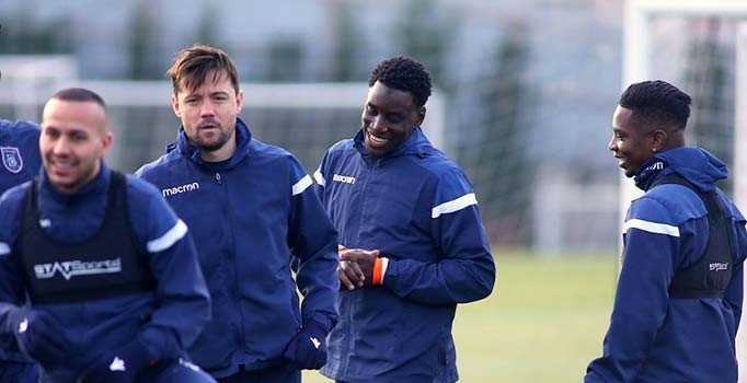 Demba Ba, Başakşehir’de ilk antrenmanına çıktı