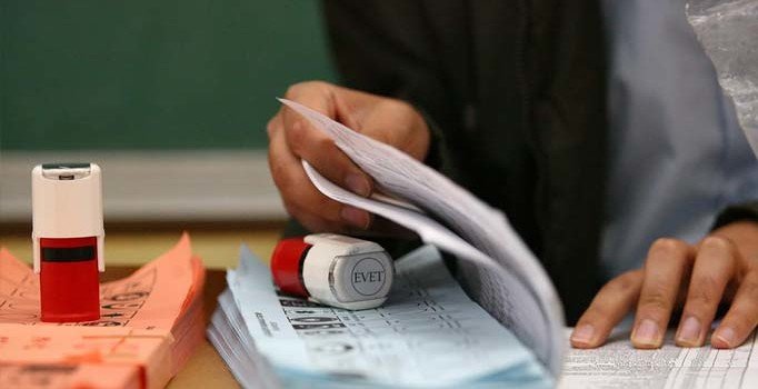 Kayıp seçmen askıda