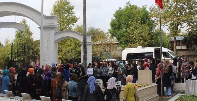 Şehit Emniyet Müdürü Ali Gaffar Okkan mezarı başında anıldı