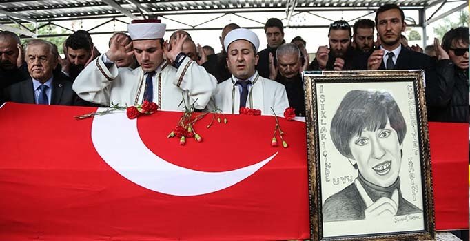 Ayşen Gruda son yolculuğuna uğurlandı