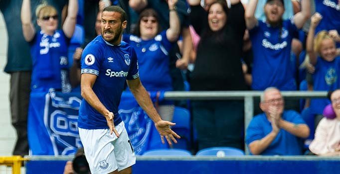 Crystal Palace Cenk Tosun'u istiyor