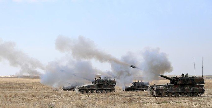 TSK Tel Rıfat'ı ikinci kez obüslerle vurdu