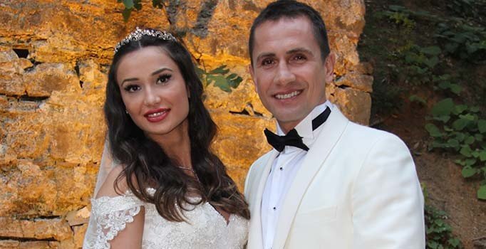 Boşanmak üzere olduğu eşinden Emre Aşık için şok ihbar!