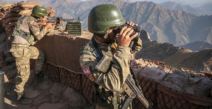 Şırnak'ta 3 YPG'li terörist teslim oldu