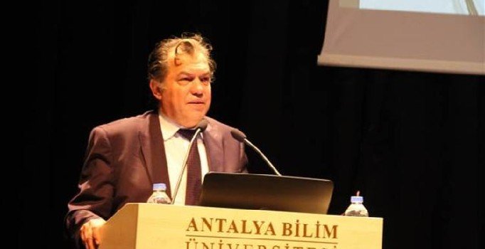 Antalya Bilim Üniversitesi'nden Prof. Dr. İbrahim Dülger hayatını kaybetti