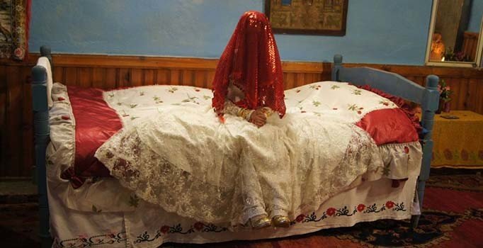 İran hükümeti 13 yaş altı kızların evlendirilmesine karşı