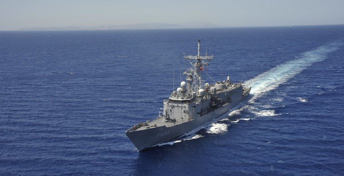 TCG Gökçeada Fırkateyni Katar'da