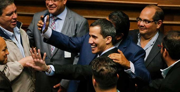 Guaido'dan "dış temsilciliklere atama" hamlesi