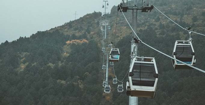 Bursa'da teleferik seferleri şiddetli rüzgar nedeniyle iptal edildi