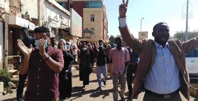 'Başkent Hartum'a doğru ilerlemeyi bekleyen 5 ordu var'