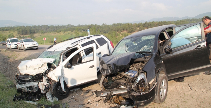 Cip ile otomobil çarpıştı: 1 ölü, 3 yaralı