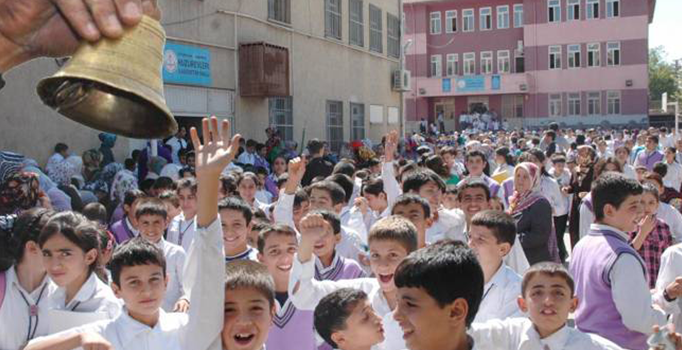 Eğitimde ikinci dönem başlıyor... 18 milyon öğrenci yarın ders başı yapacak