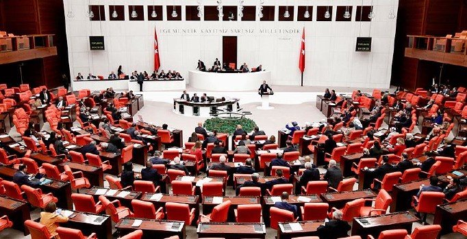 Bedelli askerlik ile köprü cezaları torba teklif ile yasalaşıyor