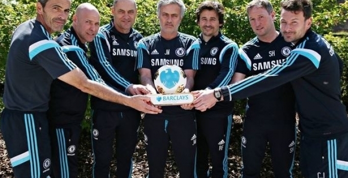İngiltere'de yılın teknik direktörü Jose Mourinho