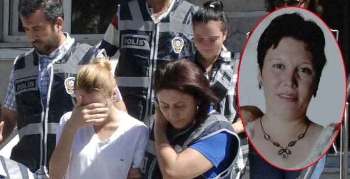 Annelerini öldüren kız kardeşler, yeniden hakim karşısında