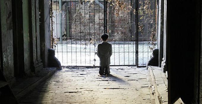 Diz çöken Adolf Hitler heykeli 17.2 milyon dolara satıldı