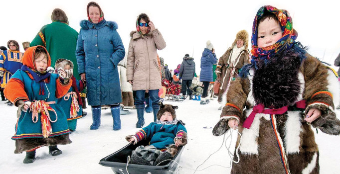 Rusya’nın kuzeyinde yaşayan yerli halk Nenetsler'in yaşamları kar ve geyik