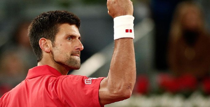 Novak Djokovic Andy Murray'yı Madrid'de kazandı