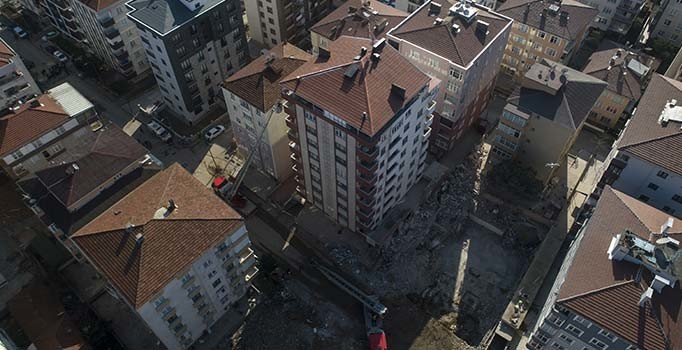 Bakan Kurum: Kartal'da 8 bina daha yıkılacak