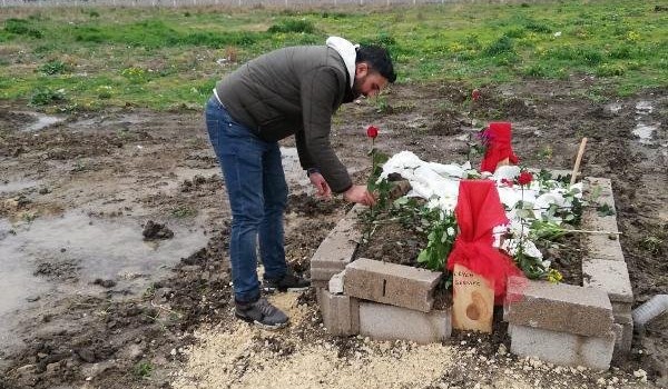 Leyla'nın mezarına gelinlik örten dayısı: Hayallerini gerçekleştiremeden melek oldu