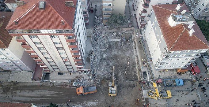 Kartal'da enkaz kaldırma ve arama çalışmaları sona erdi