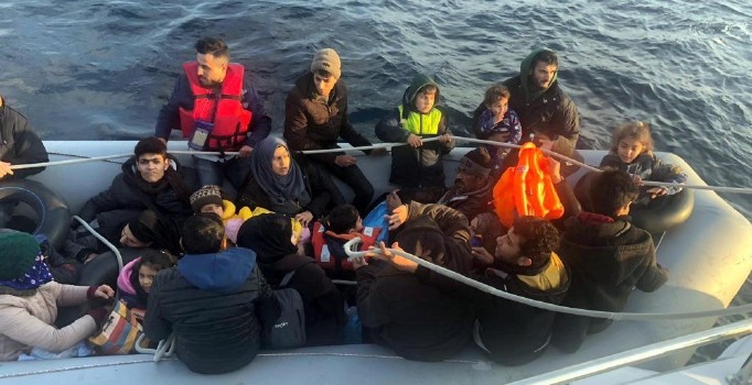 Didim açıklarında 86 kaçak göçmen yakalandı