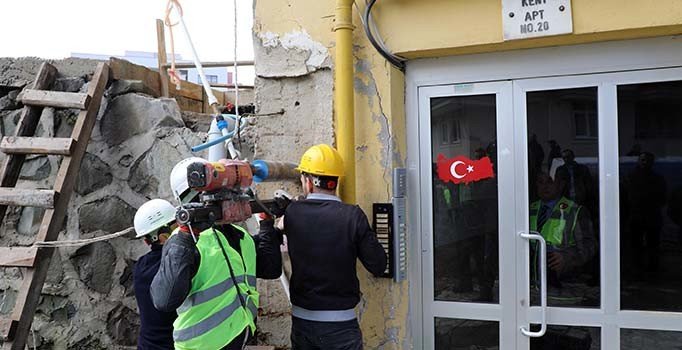 Rize'deki 8 katlı Kent Apartmanı'nda inceleme yapıldı