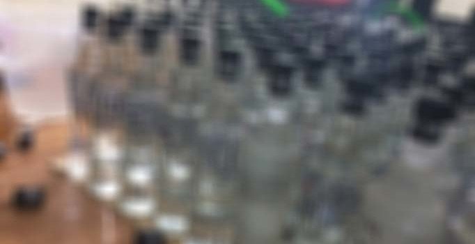 Hindistan’da 100'den fazla kişi sahte içkiden öldü